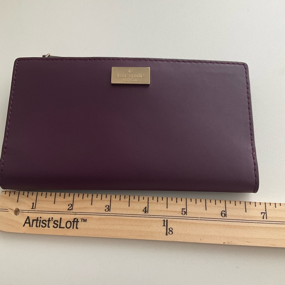 Kate Spade New York Braylon Leather Plum Wallet with Gold Plate NWT - Picture 9 of 10